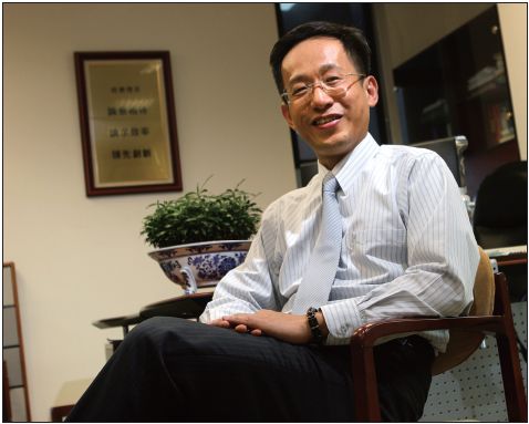 国票IT每人手握7张金融证照 要抢市占就得懂业