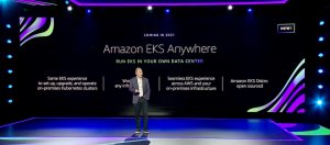 AWS正式發布EKS Anywhere軟體,將自家雲端EKS服務打包成商業軟體產品,可以直接安裝到企業內部機房中運作,完全不需要連線到AWS也能獨立運作。(圖片來源/AWS)
